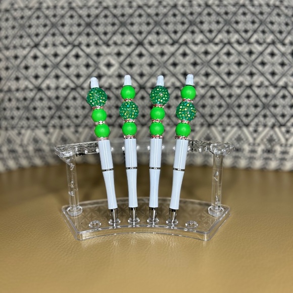Elegant Handmade Green Beaded Pen ๐๏ธ - Picture 3 of 3